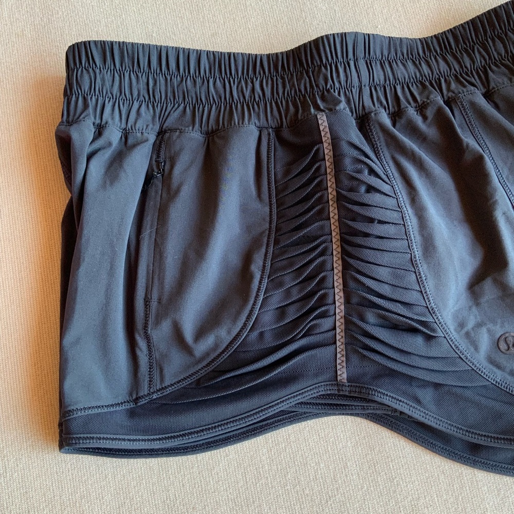 Lululemon Athletica Black size 8 Athletic Shorts - Picture 4 of 6